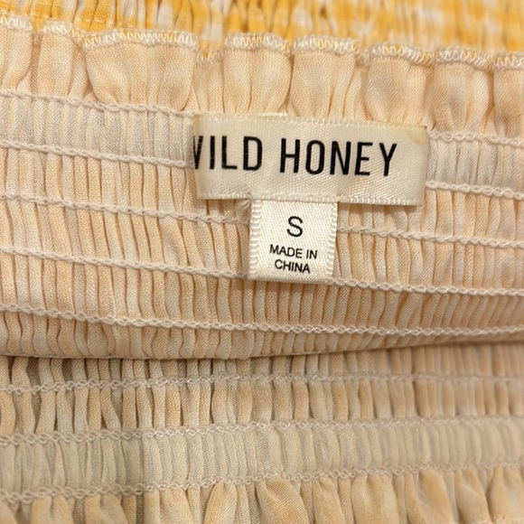 Yellow/Gold Two Piece Set - Picture 5 of 8